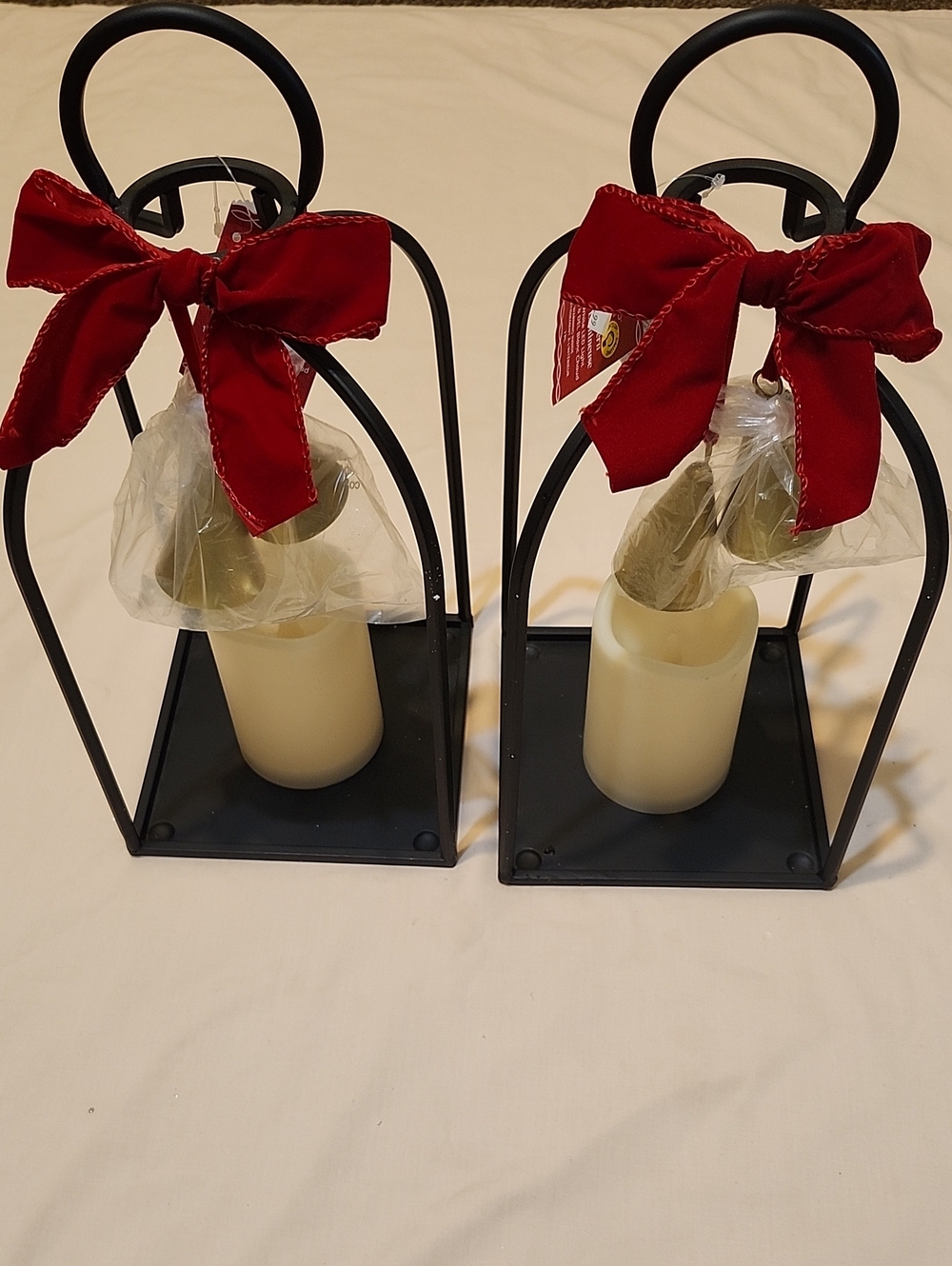 2 Lighted Lanterns